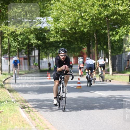 10.08.2025 - GEWOBA Citytriathlon Bremen Yannick Fuchs http://msf.ph/oto/8558631 10.08.2025 12:33:51 Radfahren 560, 635, 637, 741, 768, 856, 858, 867, 895 meine-sportfotos.de