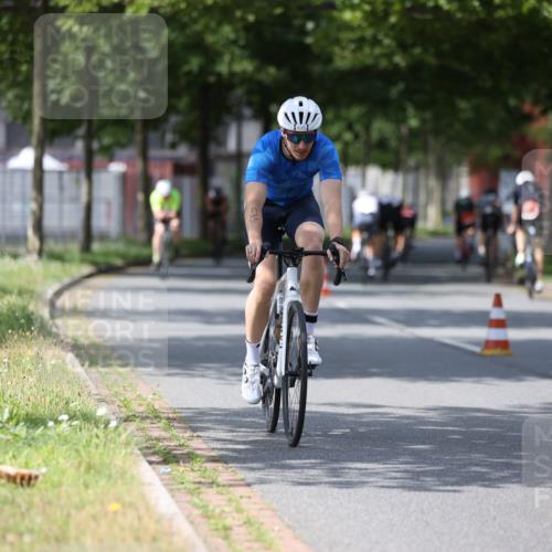 10.08.2025 - GEWOBA Citytriathlon Bremen Yannick Fuchs http://msf.ph/oto/8558638 10.08.2025 12:33:53 Radfahren 560, 635, 637, 741, 768, 856, 858, 867, 895 meine-sportfotos.de