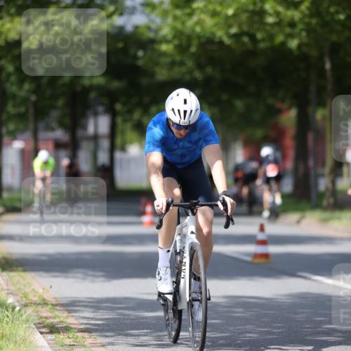 10.08.2025 - GEWOBA Citytriathlon Bremen Yannick Fuchs http://msf.ph/oto/8558641 10.08.2025 12:33:53 Radfahren 560, 635, 637, 741, 768, 856, 858, 867, 895 meine-sportfotos.de