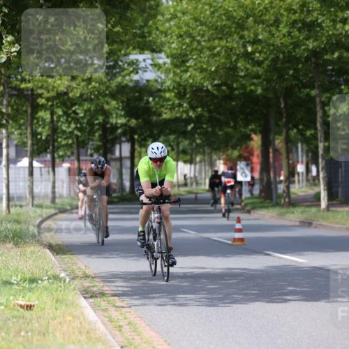 10.08.2025 - GEWOBA Citytriathlon Bremen Yannick Fuchs http://msf.ph/oto/8558652 10.08.2025 12:33:57 Radfahren 560, 635, 637, 741, 768, 856, 858, 867, 895 meine-sportfotos.de