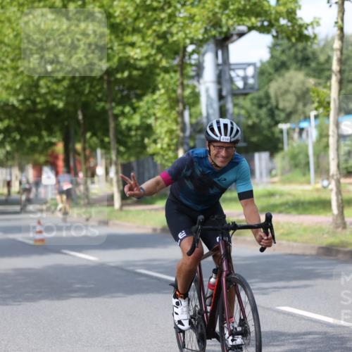 10.08.2025 - GEWOBA Citytriathlon Bremen Yannick Fuchs http://msf.ph/oto/8558690 10.08.2025 12:34:17 Radfahren 553, 686, 822, 834, 891, 912 meine-sportfotos.de