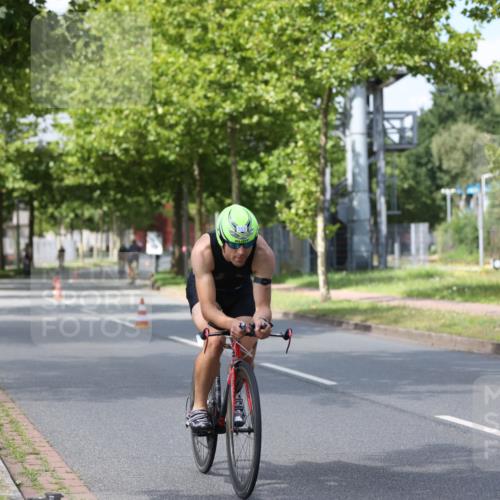 10.08.2025 - GEWOBA Citytriathlon Bremen Yannick Fuchs http://msf.ph/oto/8558700 10.08.2025 12:34:19 Radfahren 553, 686, 822, 834, 891, 912 meine-sportfotos.de