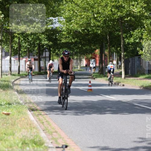 10.08.2025 - GEWOBA Citytriathlon Bremen Yannick Fuchs http://msf.ph/oto/8558706 10.08.2025 12:34:24 Radfahren 553, 686, 822, 834, 891, 912 meine-sportfotos.de