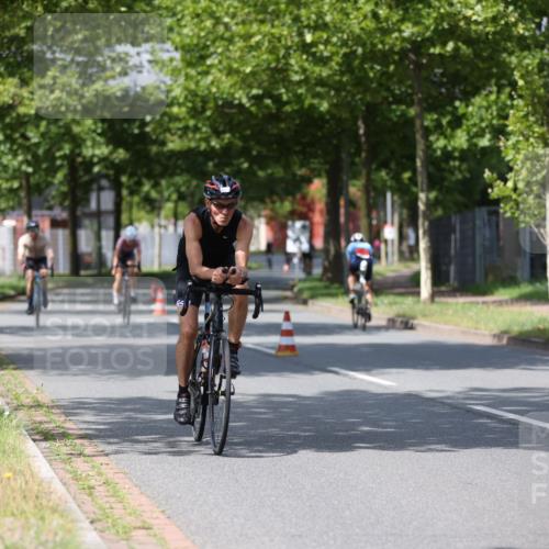 10.08.2025 - GEWOBA Citytriathlon Bremen Yannick Fuchs http://msf.ph/oto/8558707 10.08.2025 12:34:24 Radfahren 553, 686, 822, 834, 891, 912 meine-sportfotos.de