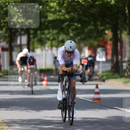 10.08.2025 - GEWOBA Citytriathlon Bremen Yannick Fuchs http://msf.ph/oto/8558729 10.08.2025 12:34:34 Radfahren 553, 584, 591, 686, 736, 826, 841, 891, 912, 914, 1027, 1037 meine-sportfotos.de