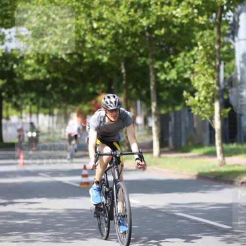 10.08.2025 - GEWOBA Citytriathlon Bremen Yannick Fuchs http://msf.ph/oto/8558751 10.08.2025 12:34:43 Radfahren 556, 584, 591, 632, 736, 826, 841, 914, 1027, 1037 meine-sportfotos.de