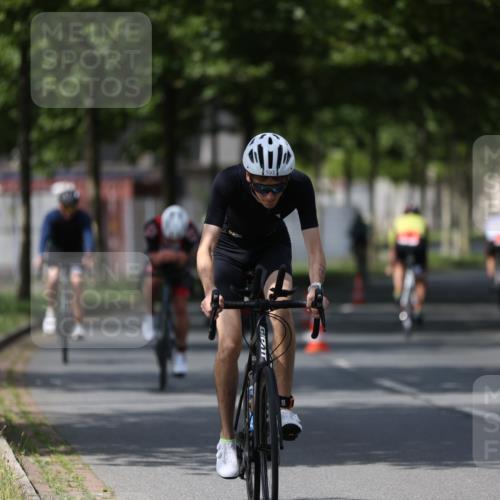 10.08.2025 - GEWOBA Citytriathlon Bremen Yannick Fuchs http://msf.ph/oto/8558761 10.08.2025 12:34:47 Radfahren 556, 584, 591, 632, 680, 736, 826, 841, 855, 914, 915, 1027, 1037 meine-sportfotos.de