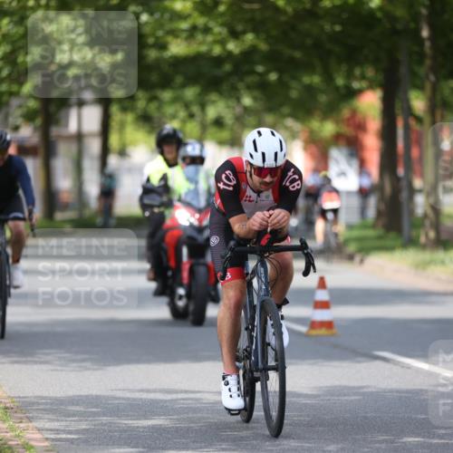 10.08.2025 - GEWOBA Citytriathlon Bremen Yannick Fuchs http://msf.ph/oto/8558768 10.08.2025 12:34:48 Radfahren 556, 584, 591, 632, 680, 736, 826, 841, 855, 914, 915, 1027, 1037 meine-sportfotos.de