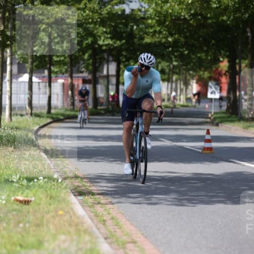 10.08.2025 - GEWOBA Citytriathlon Bremen Yannick Fuchs http://msf.ph/oto/8558780 10.08.2025 12:34:55 Radfahren 556, 591, 632, 680, 736, 826, 841, 855, 902, 915, 956, 1035 meine-sportfotos.de