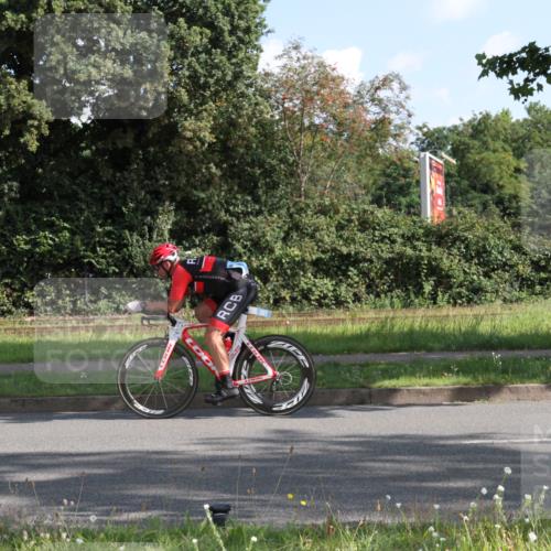 10.08.2025 - GEWOBA Citytriathlon Bremen Yannick Fuchs http://msf.ph/oto/8558794 10.08.2025 10:34:11 Radfahren 97, 239, 409, 419, 427, 456, 512 meine-sportfotos.de