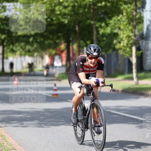 10.08.2025 - GEWOBA Citytriathlon Bremen Yannick Fuchs http://msf.ph/oto/8558795 10.08.2025 12:34:59 Radfahren 556, 558, 591, 632, 680, 707, 855, 902, 915, 956, 1035 meine-sportfotos.de