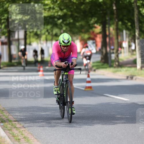 10.08.2025 - GEWOBA Citytriathlon Bremen Yannick Fuchs http://msf.ph/oto/8558796 10.08.2025 12:35:01 Radfahren 556, 558, 632, 680, 707, 855, 902, 915, 956, 977, 1035 meine-sportfotos.de