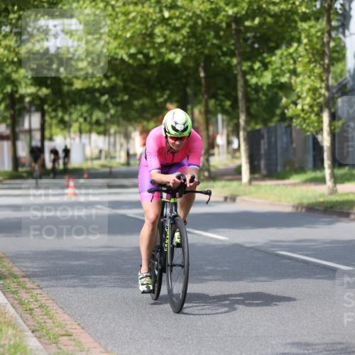 10.08.2025 - GEWOBA Citytriathlon Bremen Yannick Fuchs http://msf.ph/oto/8558799 10.08.2025 12:35:01 Radfahren 556, 558, 632, 680, 707, 855, 902, 915, 956, 977, 1035 meine-sportfotos.de
