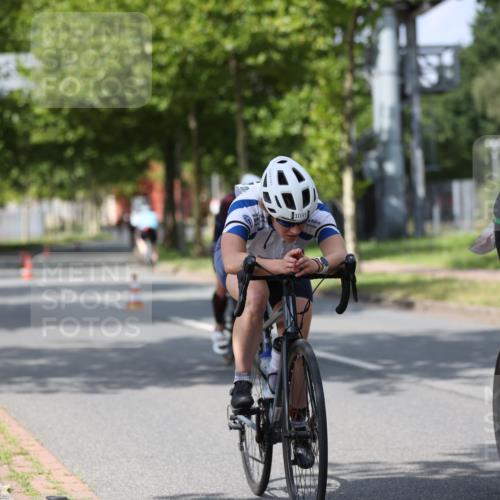 10.08.2025 - GEWOBA Citytriathlon Bremen Yannick Fuchs http://msf.ph/oto/8558810 10.08.2025 12:35:07 Radfahren 558, 680, 707, 855, 902, 915, 956, 973, 977, 1035 meine-sportfotos.de