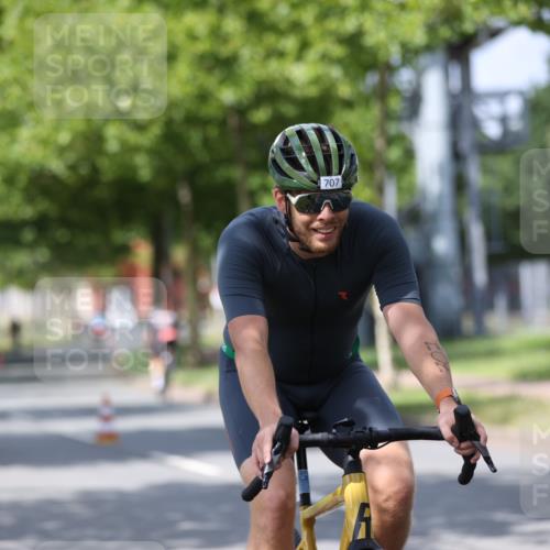10.08.2025 - GEWOBA Citytriathlon Bremen Yannick Fuchs http://msf.ph/oto/8558822 10.08.2025 12:35:11 Radfahren 558, 579, 707, 855, 902, 915, 956, 973, 977, 1035, 1039 meine-sportfotos.de