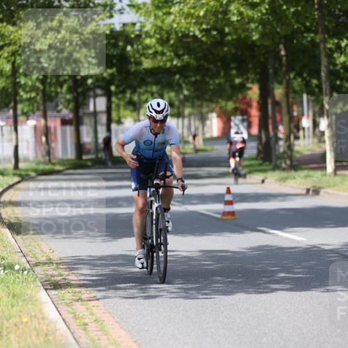 10.08.2025 - GEWOBA Citytriathlon Bremen Yannick Fuchs http://msf.ph/oto/8558823 10.08.2025 12:35:12 Radfahren 558, 579, 707, 855, 902, 915, 956, 973, 977, 1035, 1039 meine-sportfotos.de