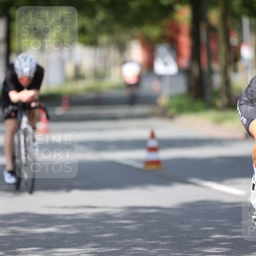 10.08.2025 - GEWOBA Citytriathlon Bremen Yannick Fuchs http://msf.ph/oto/8558842 10.08.2025 12:35:19 Radfahren 558, 579, 642, 707, 742, 902, 973, 977, 1039 meine-sportfotos.de