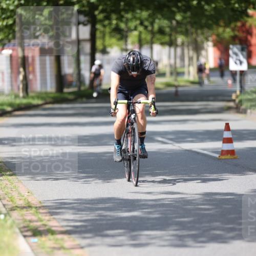 10.08.2025 - GEWOBA Citytriathlon Bremen Yannick Fuchs http://msf.ph/oto/8558852 10.08.2025 12:35:22 Radfahren 558, 579, 642, 707, 719, 742, 833, 973, 977, 1039 meine-sportfotos.de