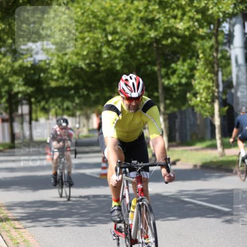 10.08.2025 - GEWOBA Citytriathlon Bremen Yannick Fuchs http://msf.ph/oto/8558889 10.08.2025 12:35:34 Radfahren 579, 642, 719, 742, 763, 783, 833, 919, 933, 1039 meine-sportfotos.de