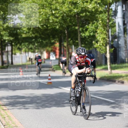 10.08.2025 - GEWOBA Citytriathlon Bremen Yannick Fuchs http://msf.ph/oto/8558893 10.08.2025 12:35:35 Radfahren 642, 719, 742, 763, 783, 833, 919, 933, 966, 1039 meine-sportfotos.de