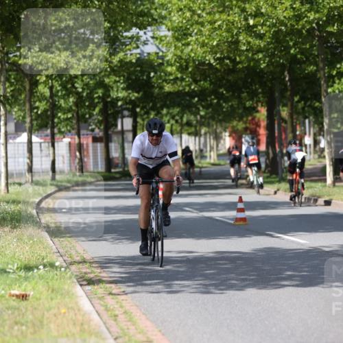 10.08.2025 - GEWOBA Citytriathlon Bremen Yannick Fuchs http://msf.ph/oto/8558902 10.08.2025 12:35:37 Radfahren 642, 719, 742, 763, 783, 833, 919, 933, 966 meine-sportfotos.de