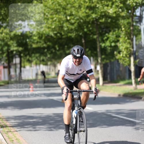 10.08.2025 - GEWOBA Citytriathlon Bremen Yannick Fuchs http://msf.ph/oto/8558906 10.08.2025 12:35:38 Radfahren 642, 719, 742, 763, 783, 833, 919, 933, 966 meine-sportfotos.de