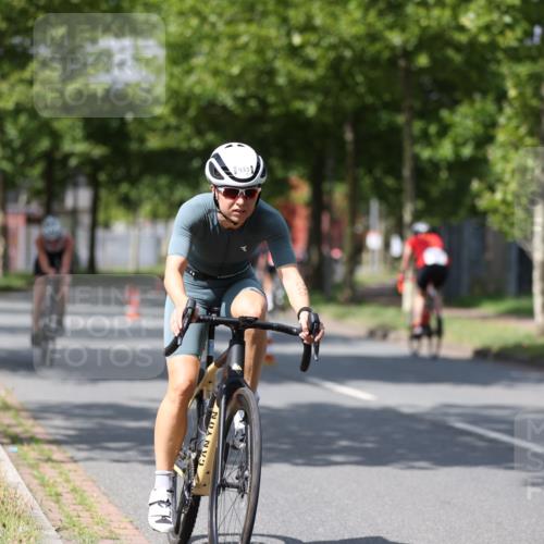 10.08.2025 - GEWOBA Citytriathlon Bremen Yannick Fuchs http://msf.ph/oto/8558914 10.08.2025 12:35:46 Radfahren 719, 763, 783, 833, 843, 877, 919, 933, 966 meine-sportfotos.de