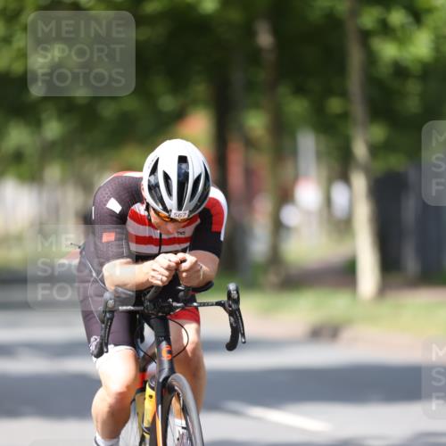 10.08.2025 - GEWOBA Citytriathlon Bremen Yannick Fuchs http://msf.ph/oto/8558950 10.08.2025 12:36:05 Radfahren 567, 582, 636, 759, 843, 877 meine-sportfotos.de
