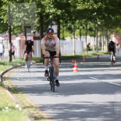 10.08.2025 - GEWOBA Citytriathlon Bremen Yannick Fuchs http://msf.ph/oto/8558955 10.08.2025 12:36:09 Radfahren 567, 582, 636, 759, 877 meine-sportfotos.de