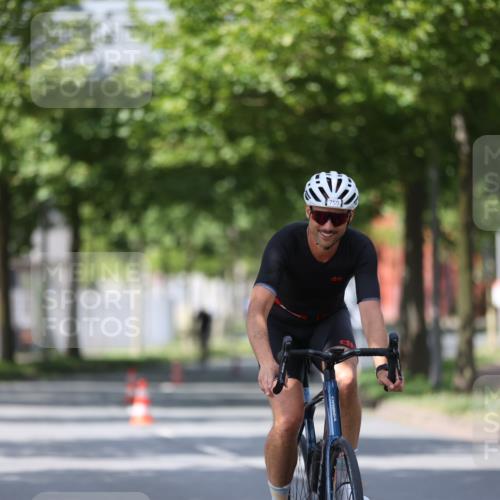 10.08.2025 - GEWOBA Citytriathlon Bremen Yannick Fuchs http://msf.ph/oto/8558969 10.08.2025 12:36:12 Radfahren 567, 582, 636, 639, 759 meine-sportfotos.de