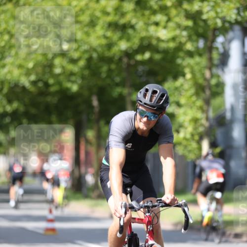 10.08.2025 - GEWOBA Citytriathlon Bremen Yannick Fuchs http://msf.ph/oto/8558979 10.08.2025 12:36:16 Radfahren 565, 567, 582, 599, 636, 639, 759, 766, 790 meine-sportfotos.de