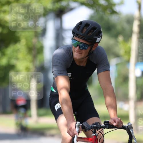 10.08.2025 - GEWOBA Citytriathlon Bremen Yannick Fuchs http://msf.ph/oto/8558981 10.08.2025 12:36:17 Radfahren 565, 567, 582, 599, 636, 639, 759, 766, 790 meine-sportfotos.de