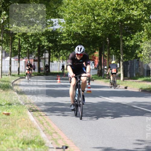 10.08.2025 - GEWOBA Citytriathlon Bremen Yannick Fuchs http://msf.ph/oto/8558984 10.08.2025 12:36:20 Radfahren 565, 582, 599, 636, 639, 759, 766, 790, 794, 872 meine-sportfotos.de