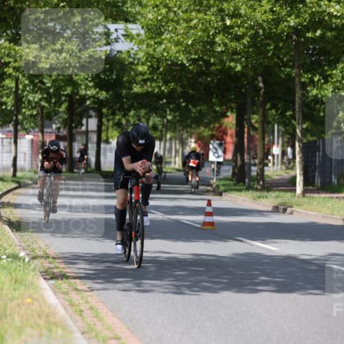 10.08.2025 - GEWOBA Citytriathlon Bremen Yannick Fuchs http://msf.ph/oto/8558989 10.08.2025 12:36:23 Radfahren 565, 582, 599, 639, 759, 766, 790, 794, 872 meine-sportfotos.de