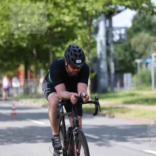 10.08.2025 - GEWOBA Citytriathlon Bremen Yannick Fuchs http://msf.ph/oto/8559005 10.08.2025 12:36:28 Radfahren 565, 582, 599, 639, 750, 766, 781, 789, 790, 794, 872, 1025, 1032 meine-sportfotos.de