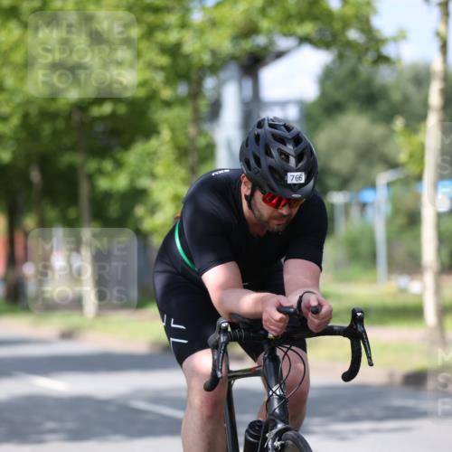 10.08.2025 - GEWOBA Citytriathlon Bremen Yannick Fuchs http://msf.ph/oto/8559006 10.08.2025 12:36:28 Radfahren 565, 582, 599, 639, 750, 766, 781, 789, 790, 794, 872, 1025, 1032 meine-sportfotos.de