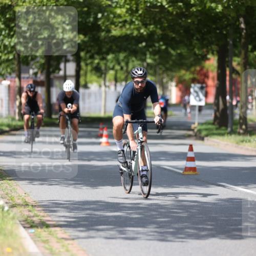 10.08.2025 - GEWOBA Citytriathlon Bremen Yannick Fuchs http://msf.ph/oto/8559007 10.08.2025 12:36:29 Radfahren 565, 582, 599, 639, 750, 765, 766, 781, 789, 790, 794, 872, 1025, 1032 meine-sportfotos.de