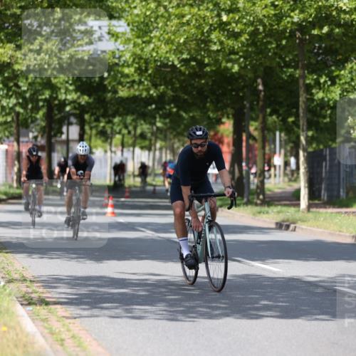 10.08.2025 - GEWOBA Citytriathlon Bremen Yannick Fuchs http://msf.ph/oto/8559009 10.08.2025 12:36:29 Radfahren 565, 582, 599, 639, 750, 765, 766, 781, 789, 790, 794, 872, 1025, 1032 meine-sportfotos.de