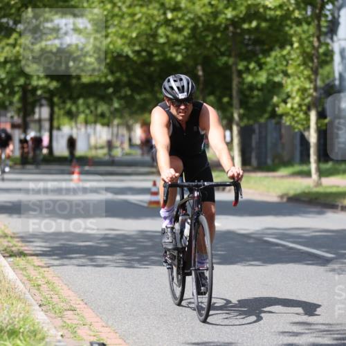 10.08.2025 - GEWOBA Citytriathlon Bremen Yannick Fuchs http://msf.ph/oto/8559019 10.08.2025 12:36:32 Radfahren 565, 570, 599, 639, 750, 765, 766, 781, 789, 790, 794, 872, 1025, 1029, 1032 meine-sportfotos.de