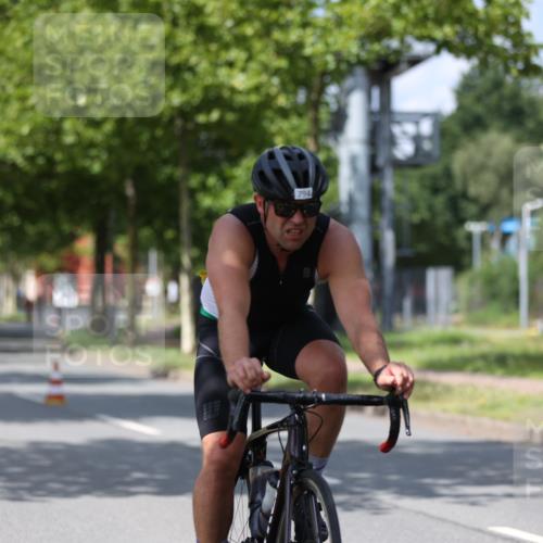 10.08.2025 - GEWOBA Citytriathlon Bremen Yannick Fuchs http://msf.ph/oto/8559021 10.08.2025 12:36:33 Radfahren 565, 570, 599, 639, 701, 750, 765, 766, 781, 789, 790, 794, 872, 1025, 1029, 1032 meine-sportfotos.de