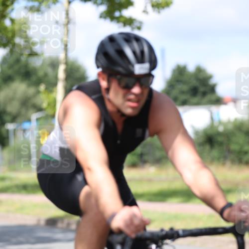 10.08.2025 - GEWOBA Citytriathlon Bremen Yannick Fuchs http://msf.ph/oto/8559023 10.08.2025 12:36:33 Radfahren 565, 570, 599, 639, 701, 750, 765, 766, 781, 789, 790, 794, 872, 1025, 1029, 1032 meine-sportfotos.de