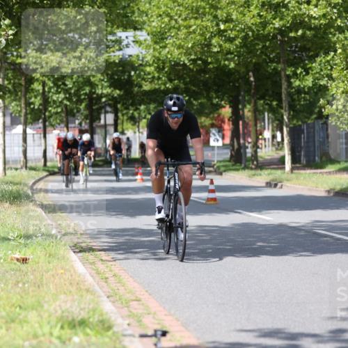 10.08.2025 - GEWOBA Citytriathlon Bremen Yannick Fuchs http://msf.ph/oto/8559026 10.08.2025 12:36:35 Radfahren 565, 570, 599, 639, 701, 750, 765, 766, 781, 789, 790, 794, 872, 1025, 1029, 1032 meine-sportfotos.de