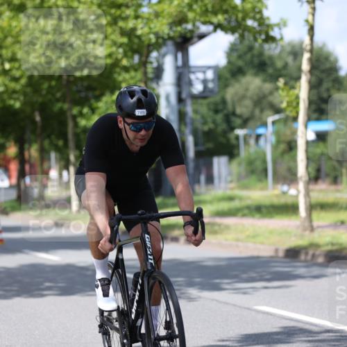 10.08.2025 - GEWOBA Citytriathlon Bremen Yannick Fuchs http://msf.ph/oto/8559030 10.08.2025 12:36:36 Radfahren 565, 570, 599, 639, 701, 750, 765, 766, 781, 789, 790, 794, 872, 1025, 1029, 1032 meine-sportfotos.de