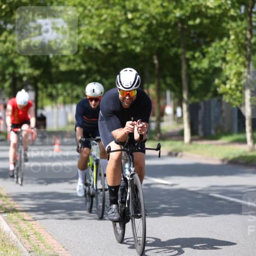 10.08.2025 - GEWOBA Citytriathlon Bremen Yannick Fuchs http://msf.ph/oto/8559035 10.08.2025 12:36:38 Radfahren 565, 570, 599, 701, 750, 765, 766, 781, 789, 790, 794, 872, 1025, 1029, 1032 meine-sportfotos.de