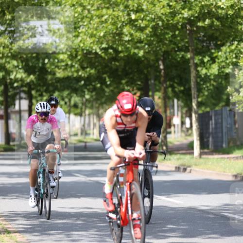 10.08.2025 - GEWOBA Citytriathlon Bremen Yannick Fuchs http://msf.ph/oto/8559047 10.08.2025 12:36:42 Radfahren 570, 701, 750, 765, 781, 789, 794, 872, 1025, 1029, 1032 meine-sportfotos.de