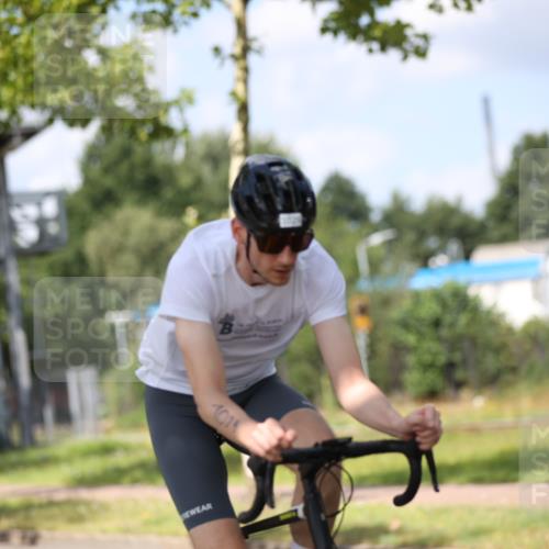 10.08.2025 - GEWOBA Citytriathlon Bremen Yannick Fuchs http://msf.ph/oto/8559052 10.08.2025 12:36:43 Radfahren 570, 701, 739, 750, 765, 781, 789, 794, 872, 1025, 1029, 1032 meine-sportfotos.de