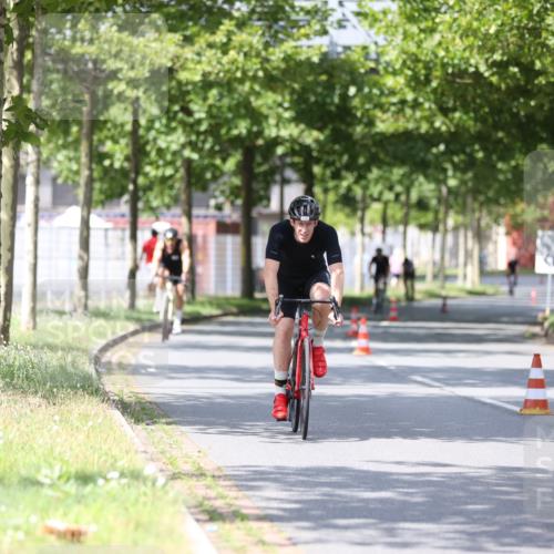 10.08.2025 - GEWOBA Citytriathlon Bremen Yannick Fuchs http://msf.ph/oto/8559053 10.08.2025 12:36:53 Radfahren 570, 631, 678, 701, 734, 739, 765, 982, 1029, 1032, 1033 meine-sportfotos.de