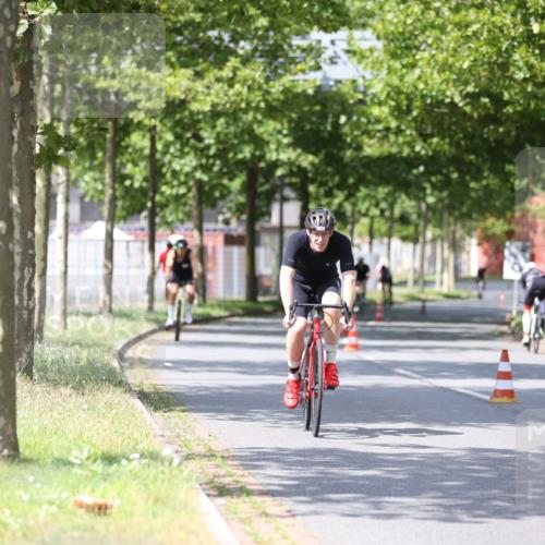 10.08.2025 - GEWOBA Citytriathlon Bremen Yannick Fuchs http://msf.ph/oto/8559054 10.08.2025 12:36:54 Radfahren 570, 631, 678, 701, 734, 739, 765, 982, 1029, 1033 meine-sportfotos.de