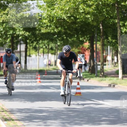 10.08.2025 - GEWOBA Citytriathlon Bremen Yannick Fuchs http://msf.ph/oto/8559068 10.08.2025 12:36:59 Radfahren 631, 678, 734, 739, 982, 1033 meine-sportfotos.de