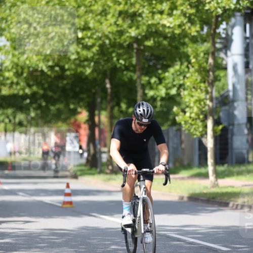 10.08.2025 - GEWOBA Citytriathlon Bremen Yannick Fuchs http://msf.ph/oto/8559071 10.08.2025 12:37:00 Radfahren 631, 678, 734, 739, 982, 1033 meine-sportfotos.de